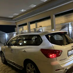 Nissan Pathfinder 2018