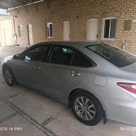 Toyota Camry 2016