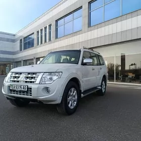 Mitsubishi Pajero 2014