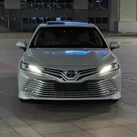 Toyota Camry 2020