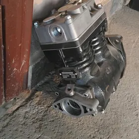 Reno motor mazyn̈ kompressory