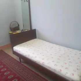 односпальняя кровать