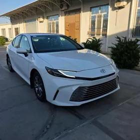 Toyota Camry 2025