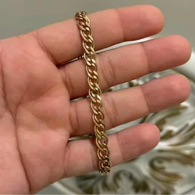 Gyzyl rossiyskiy braslet