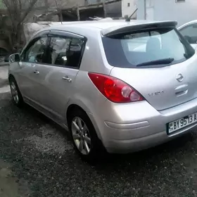 Nissan Versa 2012