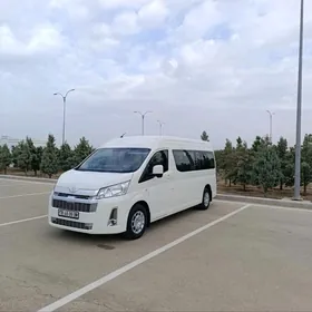 Toyota Hiace 2019