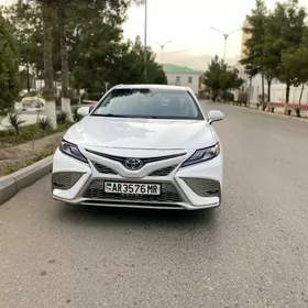 Toyota Camry 2021