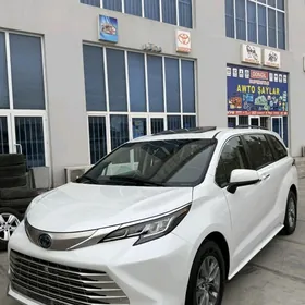Toyota Sienna 2022