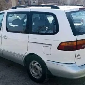 Toyota Sienna 2000