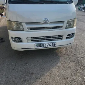 Toyota Hiace 2005