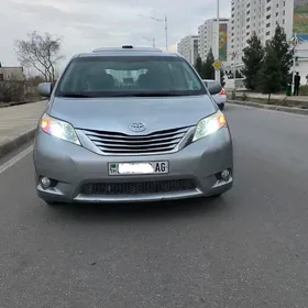 Toyota Sienna 2010