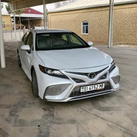 Toyota Camry 2021