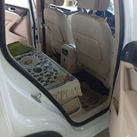 Volkswagen Tiguan 2011