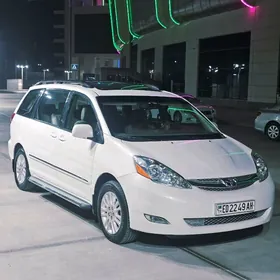 Toyota Sienna 2008