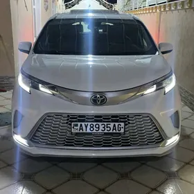 Toyota Sienna 2021