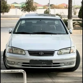 Toyota Camry 2001