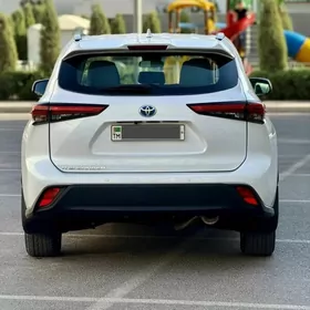 Toyota Highlander 2022