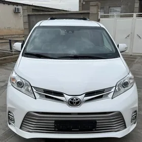 Toyota Sienna 2018