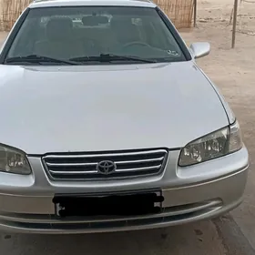 Toyota Camry 2001