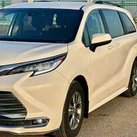 Toyota Sienna 2022