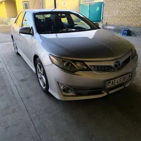Toyota Camry 2013