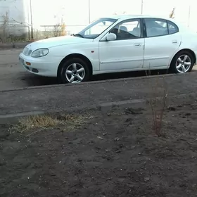 Daewoo Leganza 1998