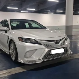 Toyota Camry 2021