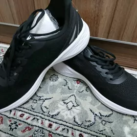 Мужские кроссовки,Россия