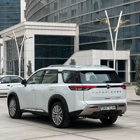 Nissan Pathfinder 2024