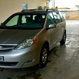 Toyota Sienna 2008