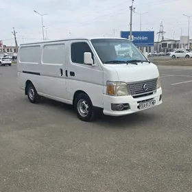 Nissan Urvan 2009