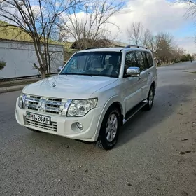 Mitsubishi Pajero 2014
