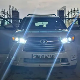 Toyota Highlander 2016