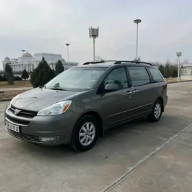Toyota Sienna 2004