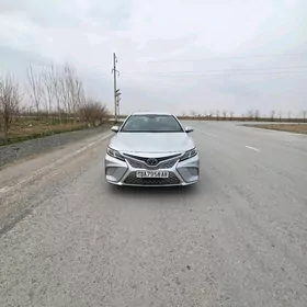 Toyota Camry 2018