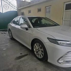 Toyota Camry 2023