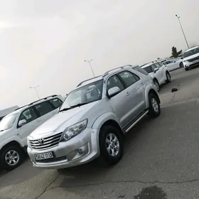 Toyota Fortuner 2012