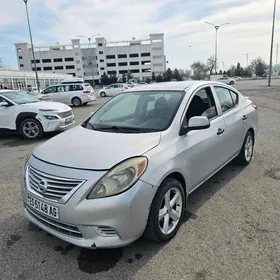 Nissan Versa 2014