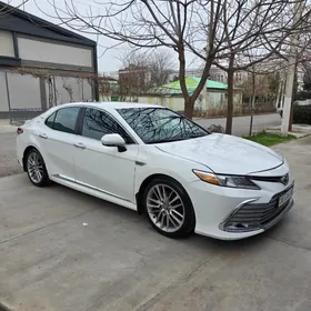 Toyota Camry 2017