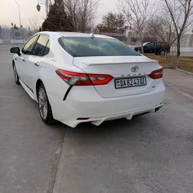 Toyota Camry 2018