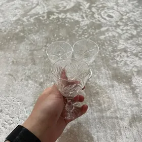 Хрустальные рюмки