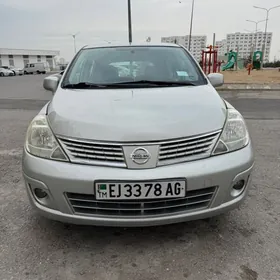 Nissan Versa 2012