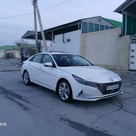 Hyundai Elantra 2022