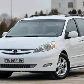 Toyota Sienna 2008