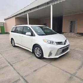 Toyota Sienna 2020