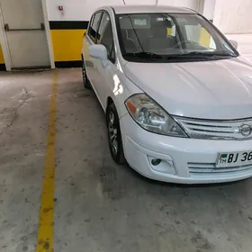 Nissan Versa 2012