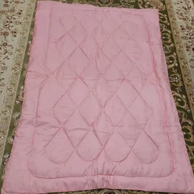 Продаются Одеяло