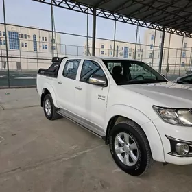 Toyota Hilux 2013