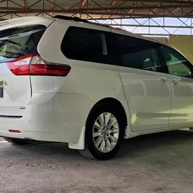 Toyota Sienna 2016