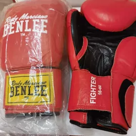 Боксерские перчатки